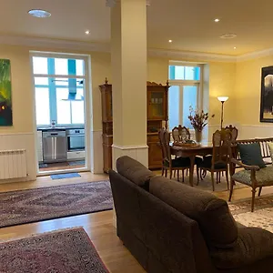 amplio-apartamento-junto-al-guggenheim.bilbaohotelsspain.com/